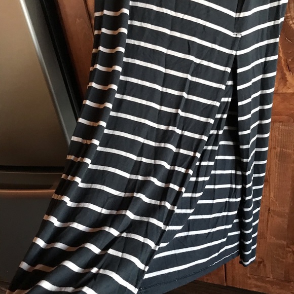 Banana Republic Knit Skirt.  Size Small - Picture 3 of 3